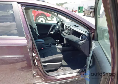 2017 Toyota Rav4 Le z USA, uszkodzony, nr VIN 2T3ZFREV2HW317932